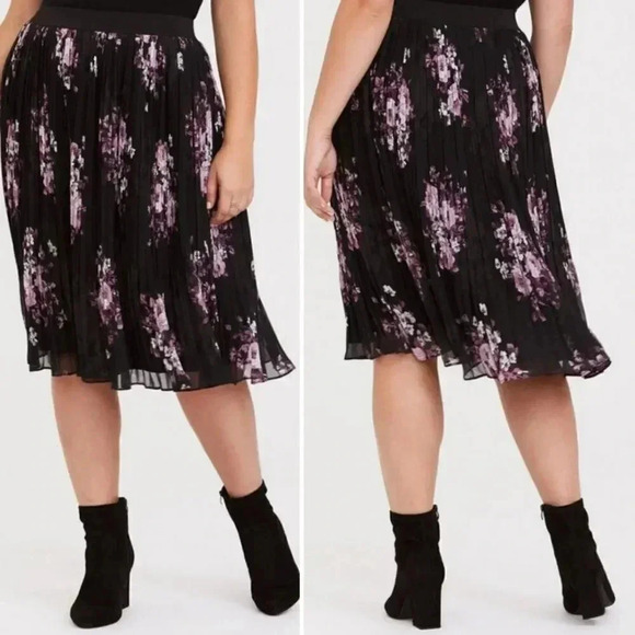 torrid Dresses & Skirts - Torrid Midi Chiffon Pleated Floral Skirt Flowy Feminine Plus Size 2X or 16 18